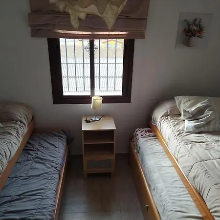 Дом отдыха Agradable Casa Con Piscina En La Serrania.