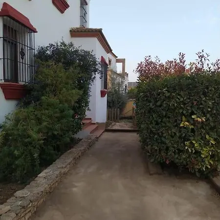 Agradable Casa Con Piscina En La Serrania.