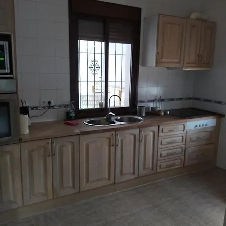 Agradable Casa Con Piscina En La Serrania. *
